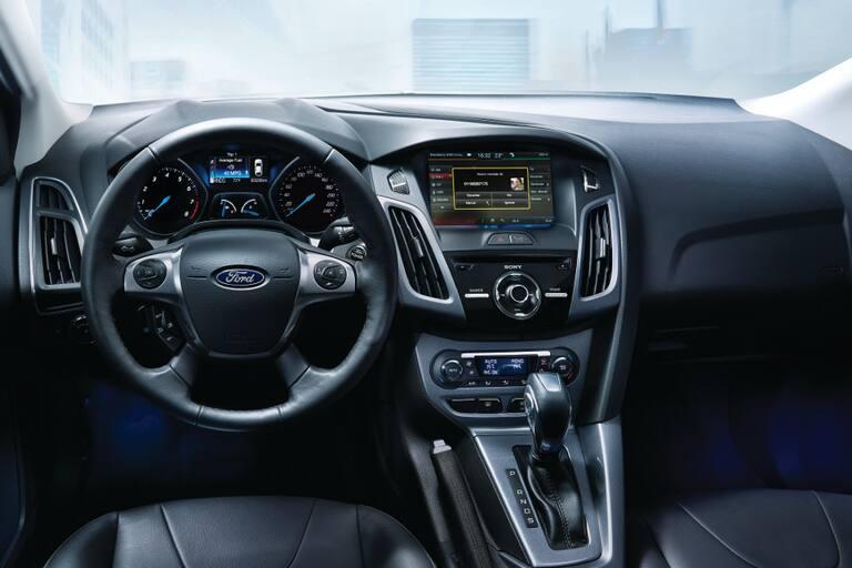 Ford Focus 3 Titanium — Interior / bord