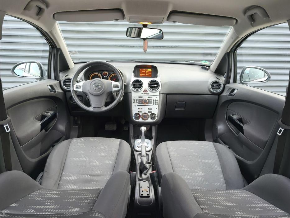Opel Corsa 1.4 diesel — Interior / bord