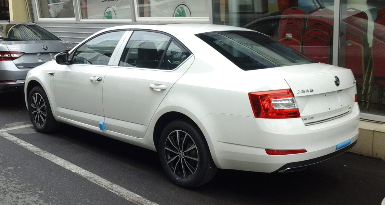 Škoda Octavia 2.0 TDI 4x4 — Spate 3/4